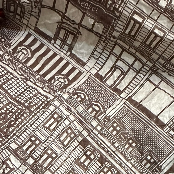 Henri Bendel Wrapping Paper Tissue Paper 🤍🤎 2 sheets - Picture 9 of 14